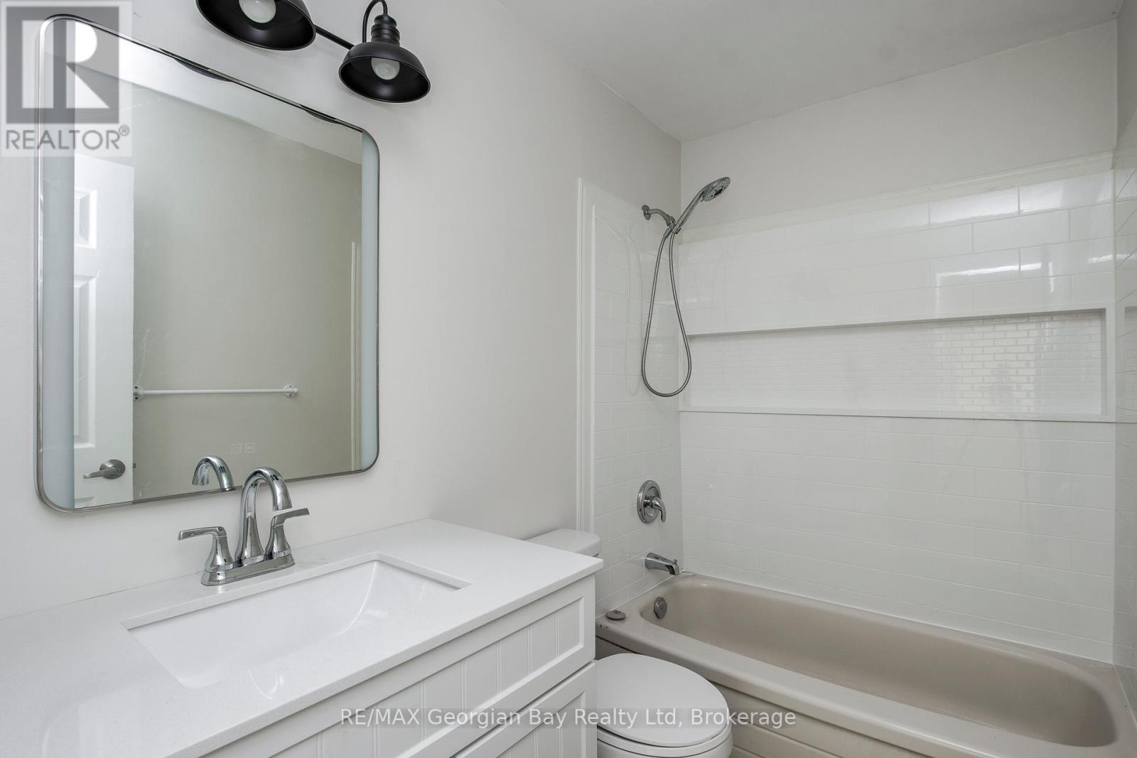 15 Mcguire Road, Penetanguishene, Ontario  L9M 1C9 - Photo 37 - S13425870
