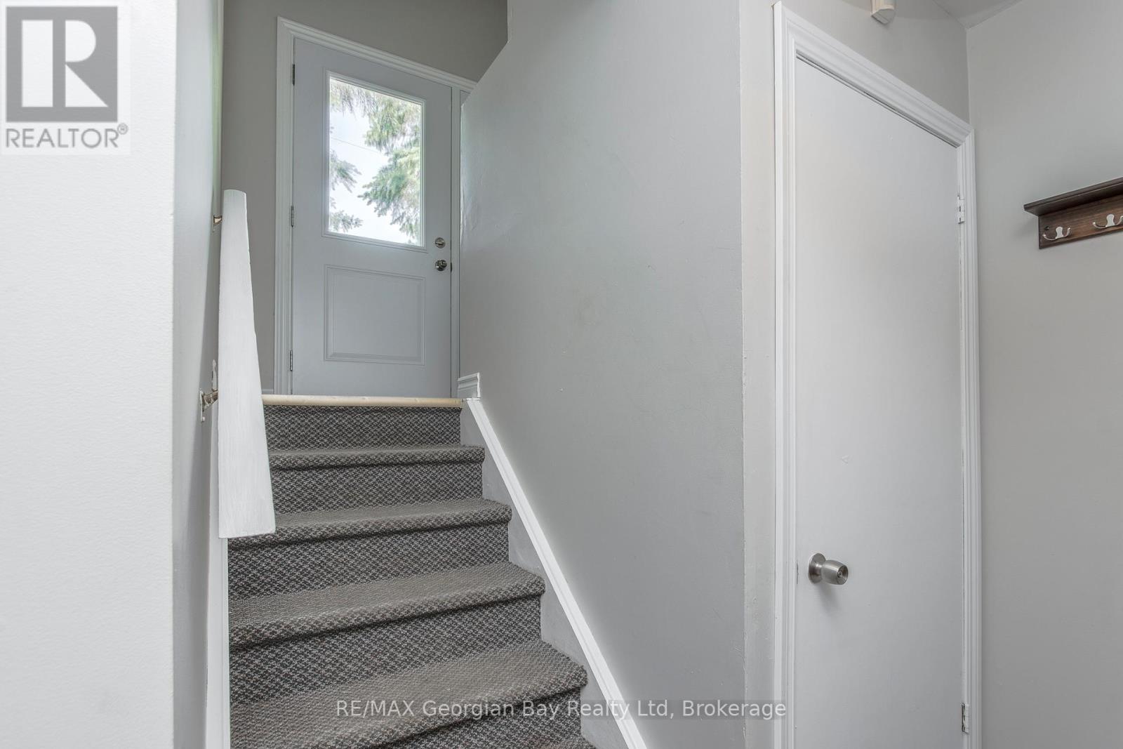 15 Mcguire Road, Penetanguishene, Ontario  L9M 1C9 - Photo 4 - S13425870