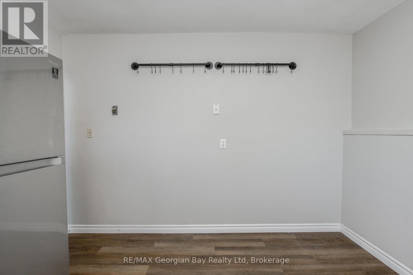 15 Mcguire Road, Penetanguishene, Ontario  L9M 1C9 - Photo 7 - S13425870