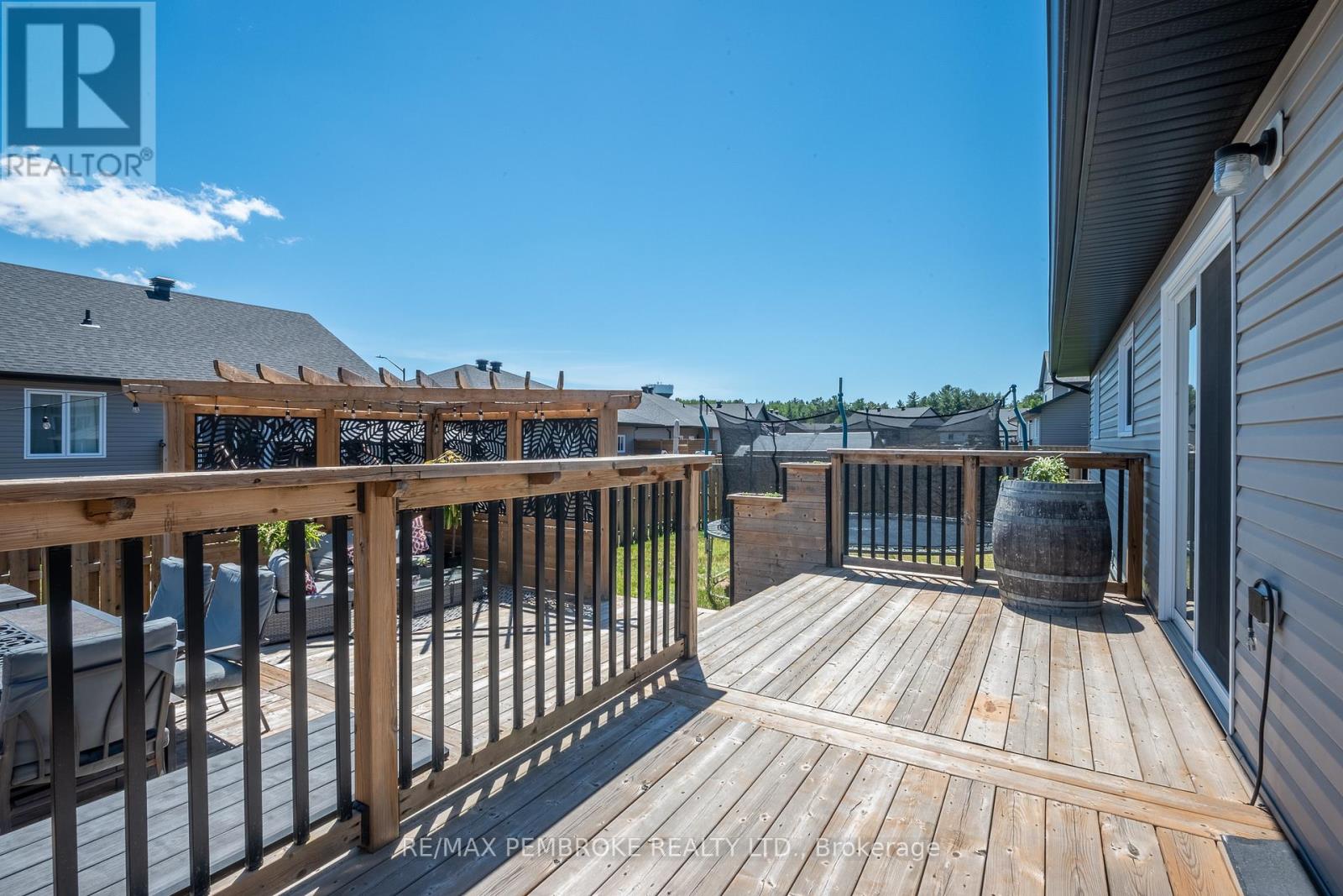 15 Drew Street, Petawawa, Ontario  K8H 0G4 - Photo 10 - X13426152