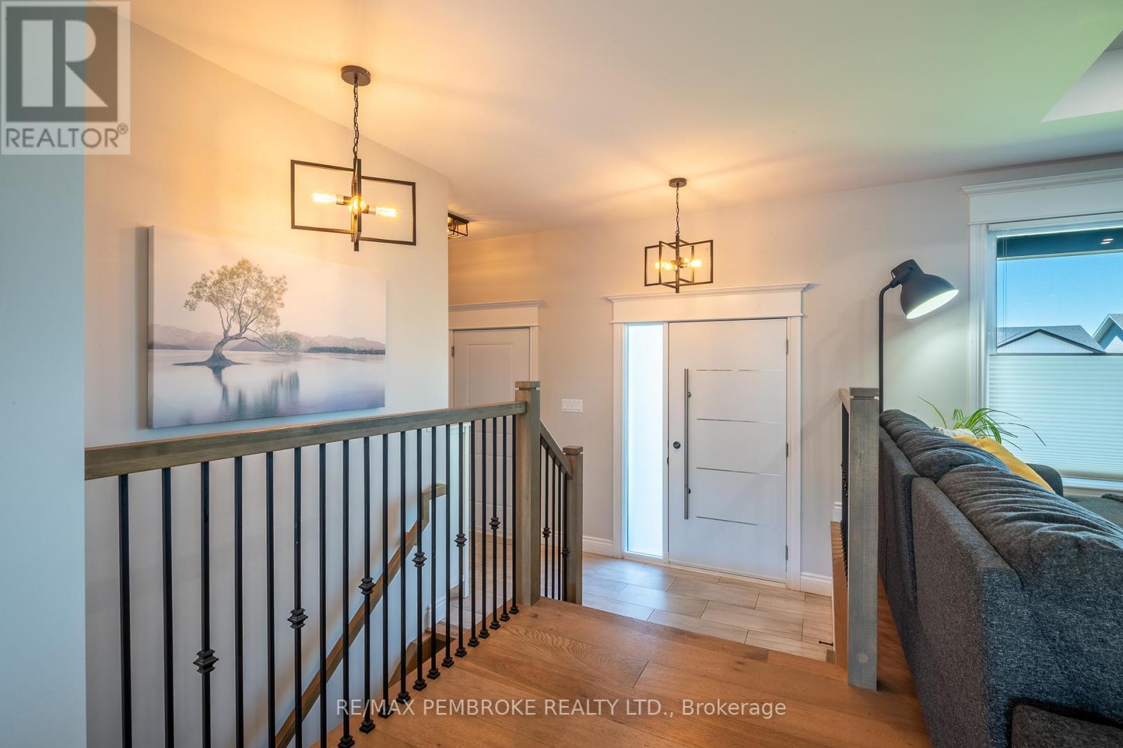 15 Drew Street, Petawawa, Ontario  K8H 0G4 - Photo 11 - X13426152