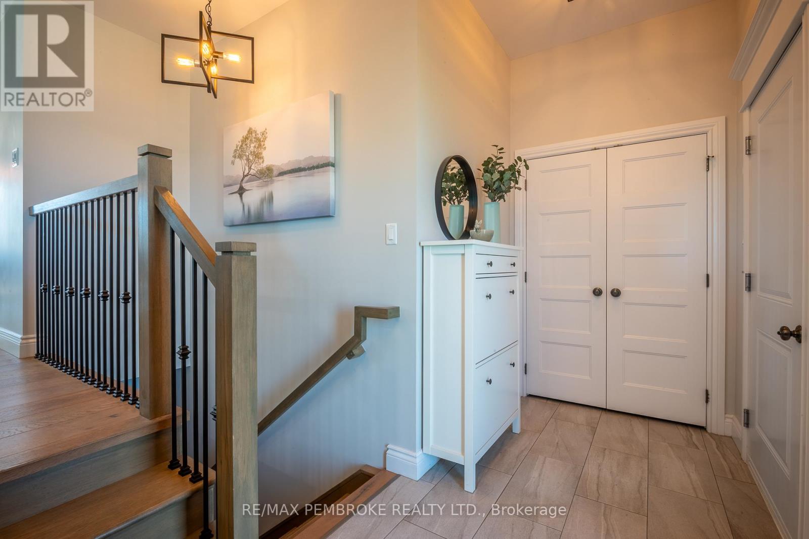 15 Drew Street, Petawawa, Ontario  K8H 0G4 - Photo 12 - X13426152