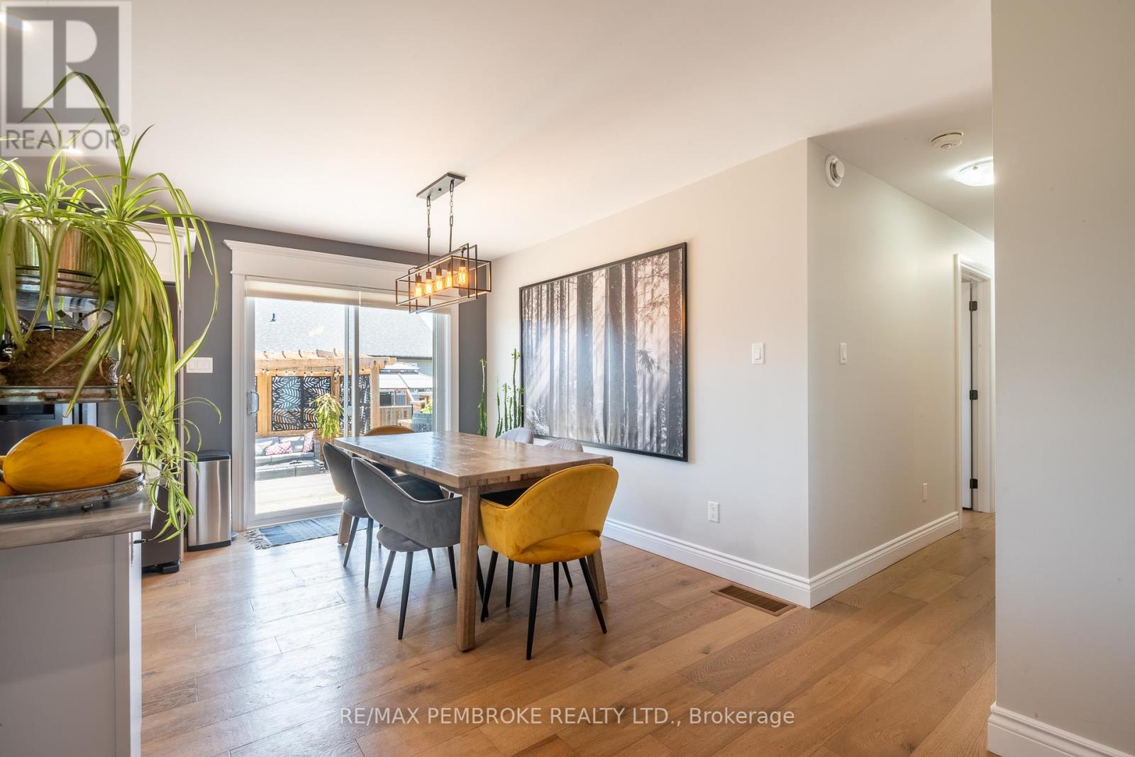 15 Drew Street, Petawawa, Ontario  K8H 0G4 - Photo 14 - X13426152
