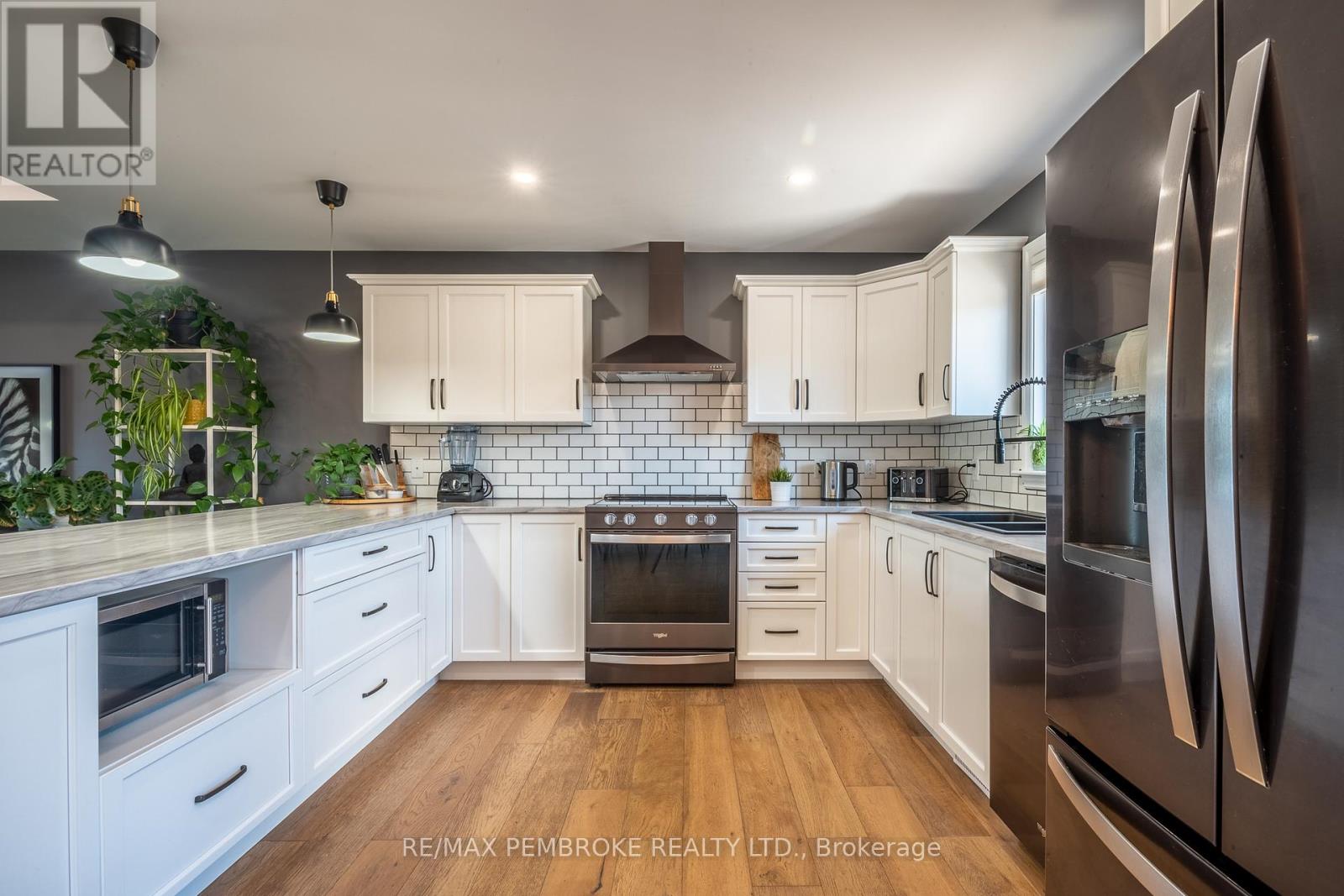 15 Drew Street, Petawawa, Ontario  K8H 0G4 - Photo 19 - X13426152