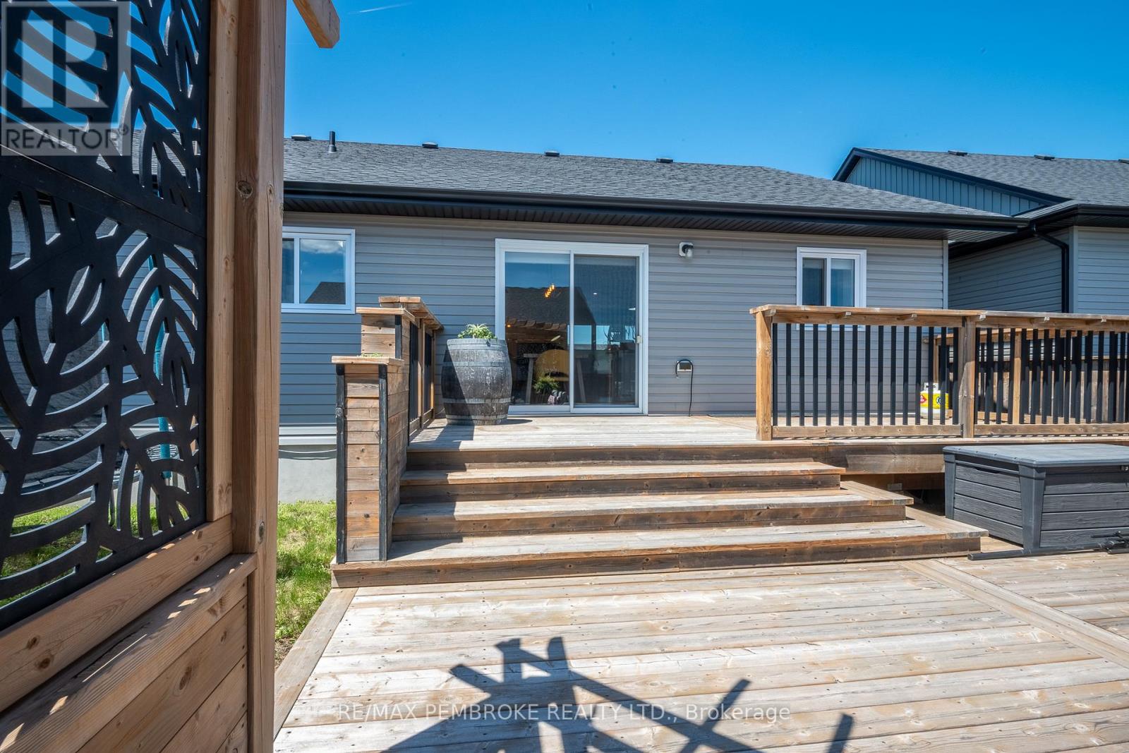 15 Drew Street, Petawawa, Ontario  K8H 0G4 - Photo 8 - X13426152