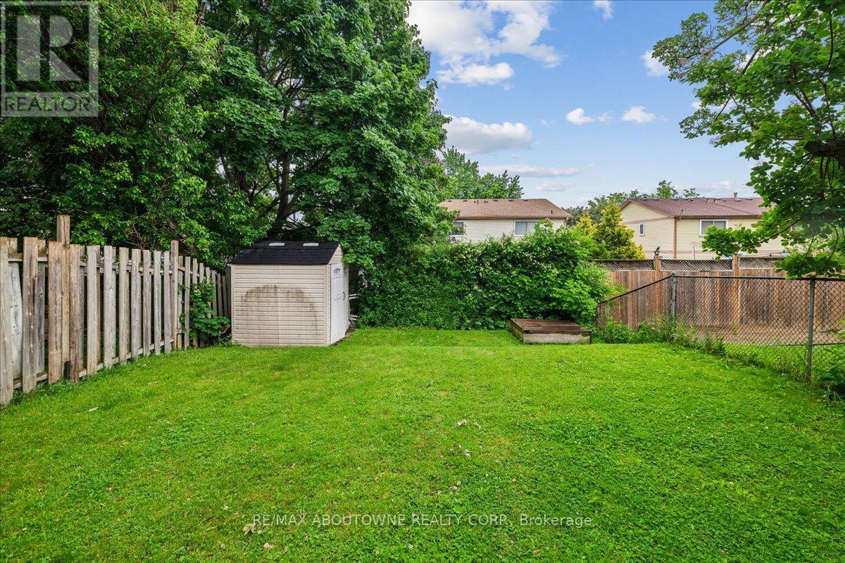 2367 Middlesmoor Crescent, Burlington, Ontario  L7P 3X4 - Photo 32 - W13102420