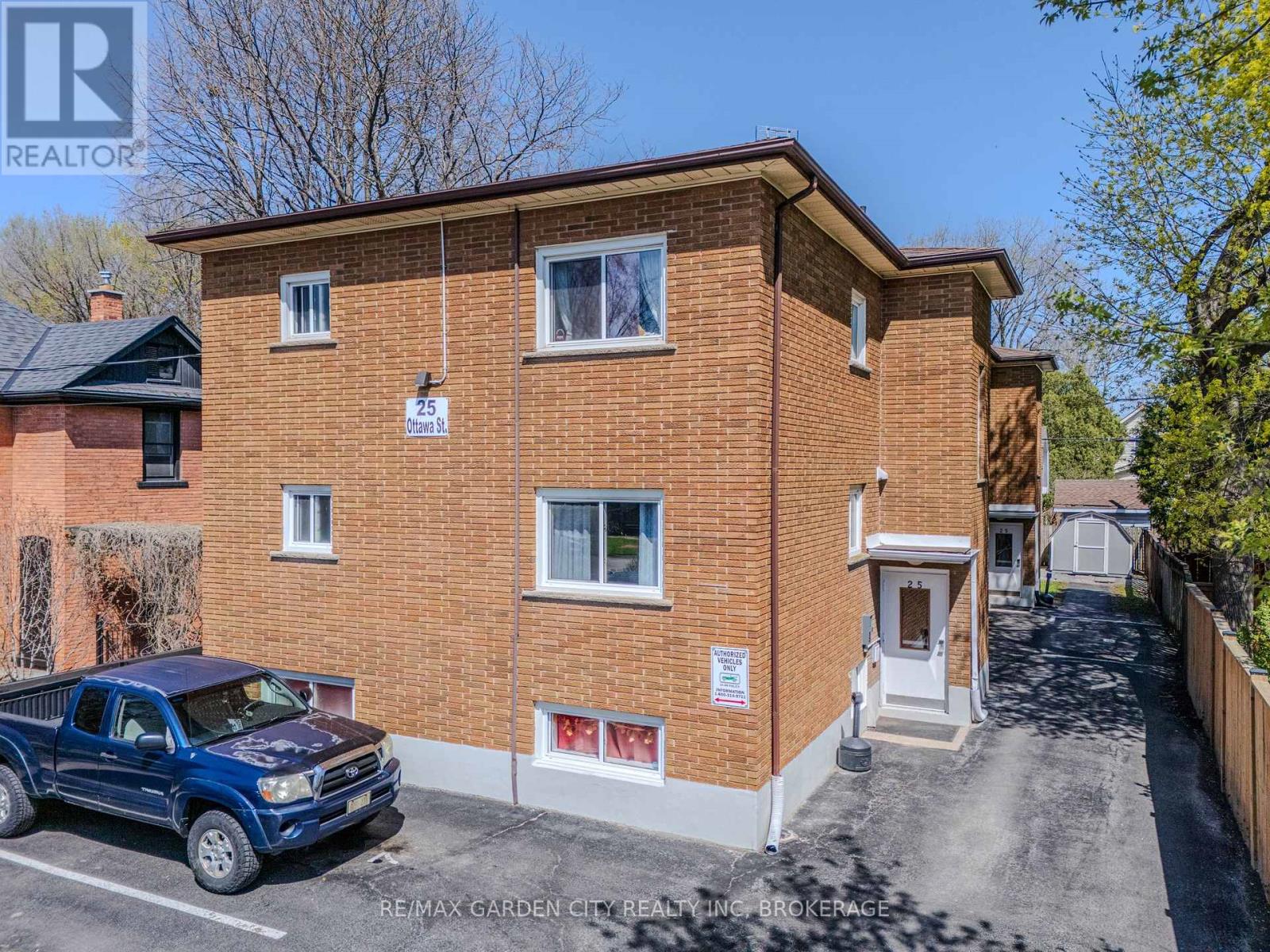 25 Ottawa Street