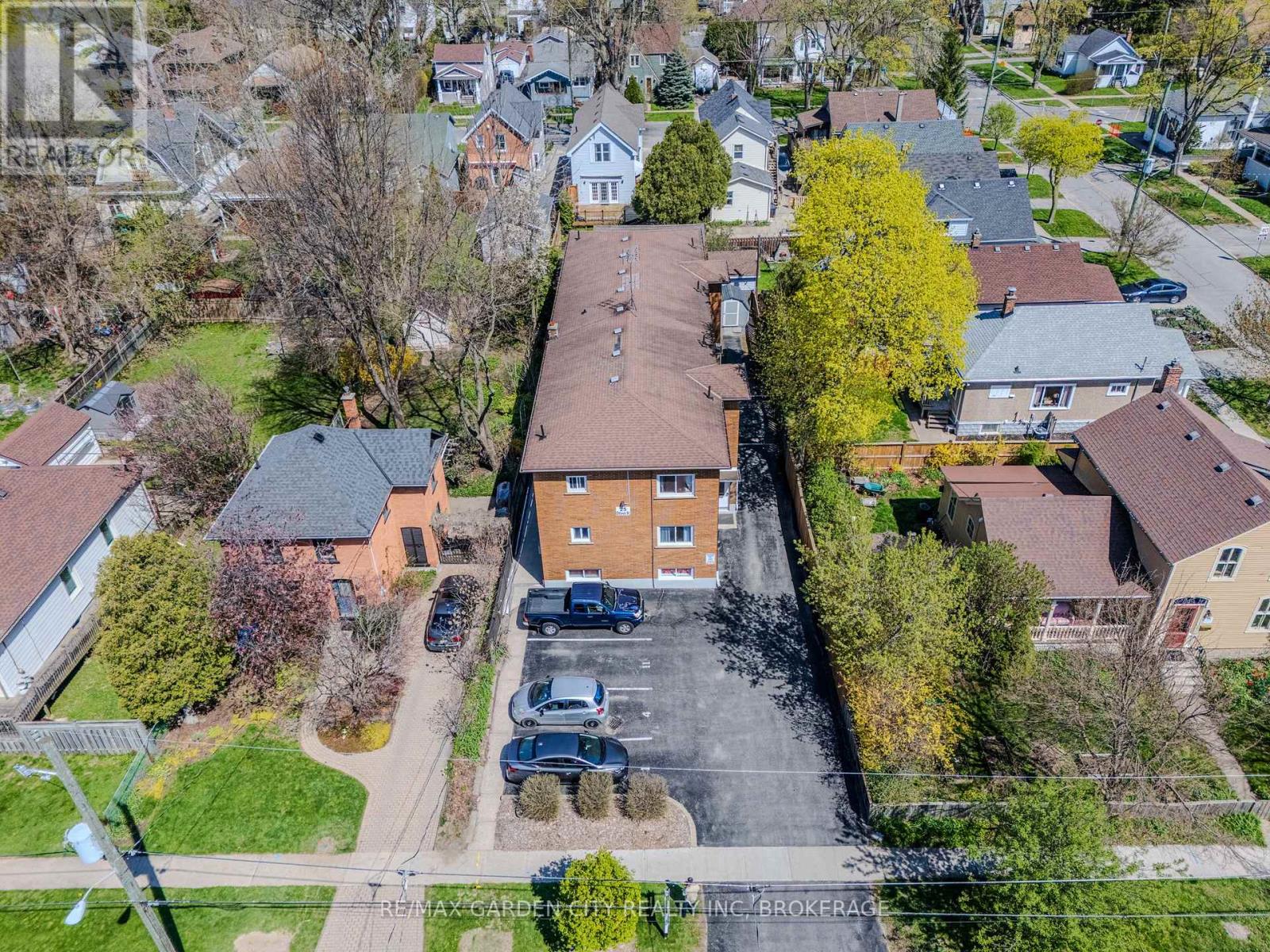 25 Ottawa Street, St. Catharines, Ontario L2R 1Z1 - Photo 3 - X13425950