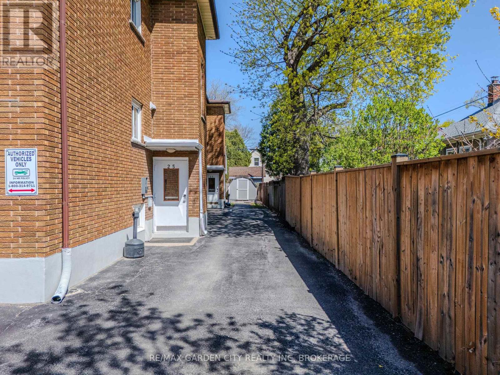 25 Ottawa Street, St. Catharines, Ontario L2R 1Z1 - Photo 6 - X13425950