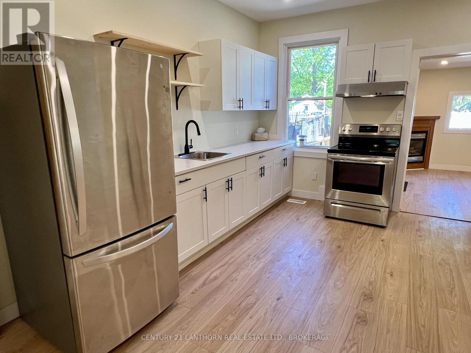 418 Montreal Street, Kingston, Ontario  K7K 3H7 - Photo 3 - X13426198