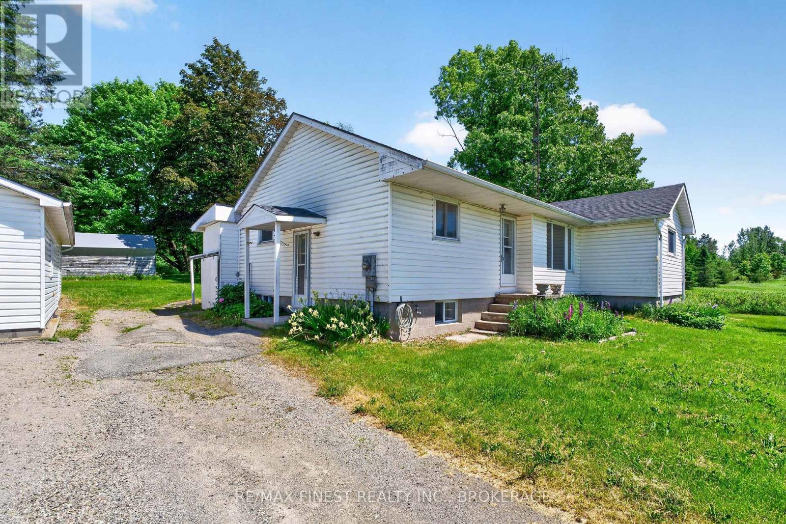 3287 Highway 32, Leeds And The Thousand Islands, Ontario  K0H 2N0 - Photo 3 - X13426228