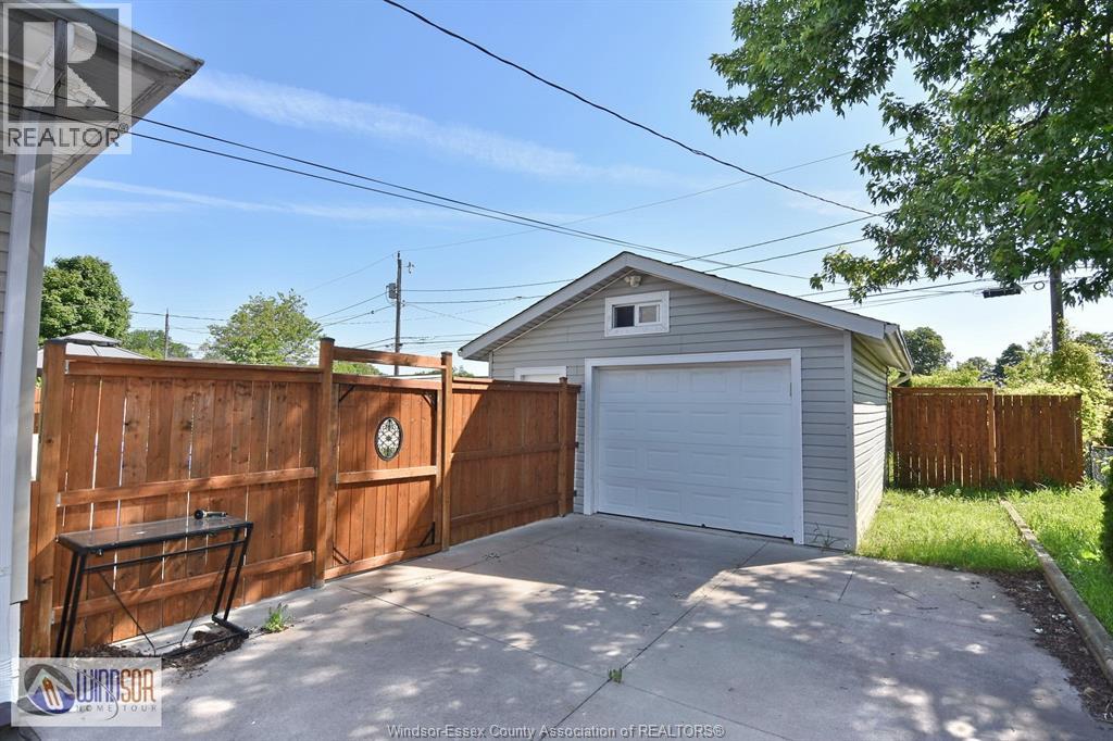 1628 Moy Avenue, Windsor, Ontario N8X 3J8 - Photo 4 - 26012705