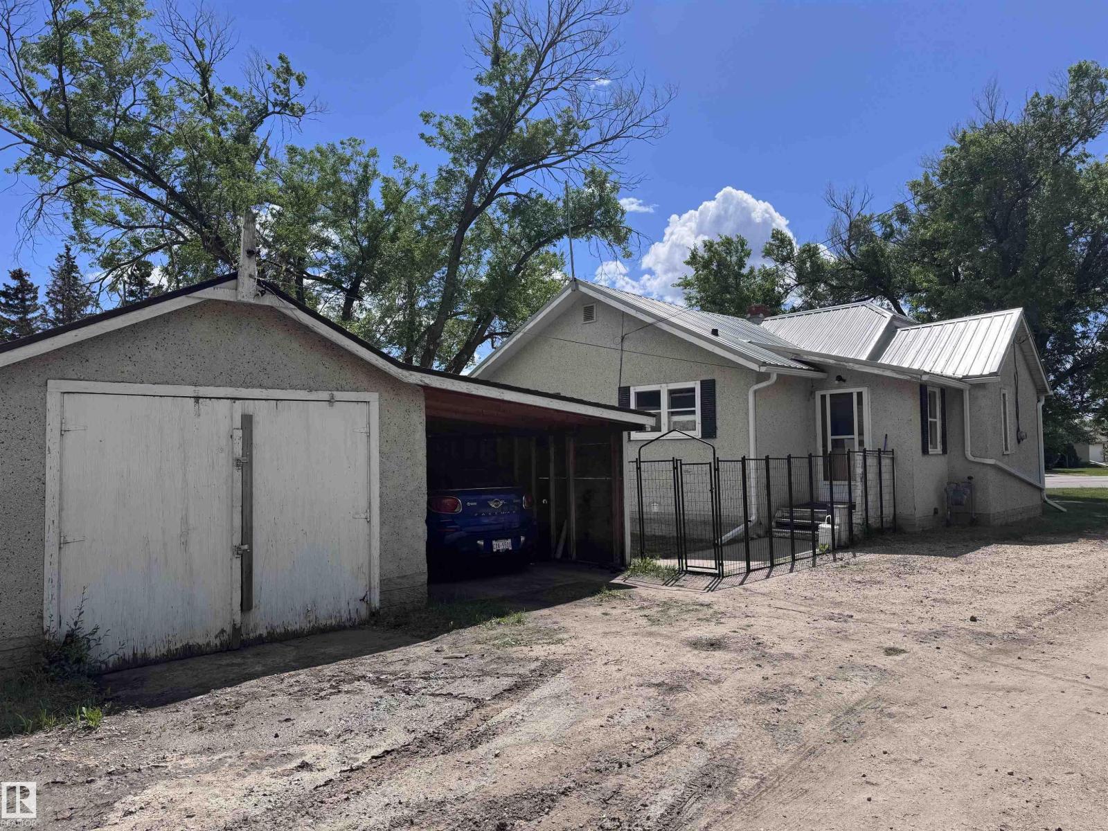 9836 100 St, Westlock, Alberta  T7P 2R2 - Photo 3 - E4492409