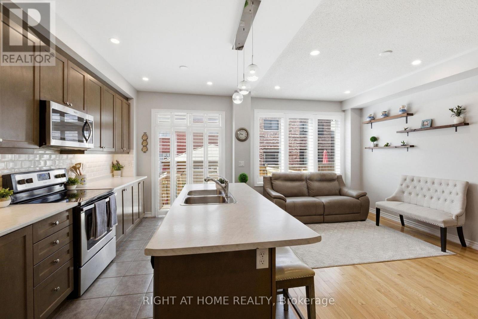 105 Alvin Pegg Drive, East Gwillimbury, Ontario  L9N 0R7 - Photo 13 - N13420916