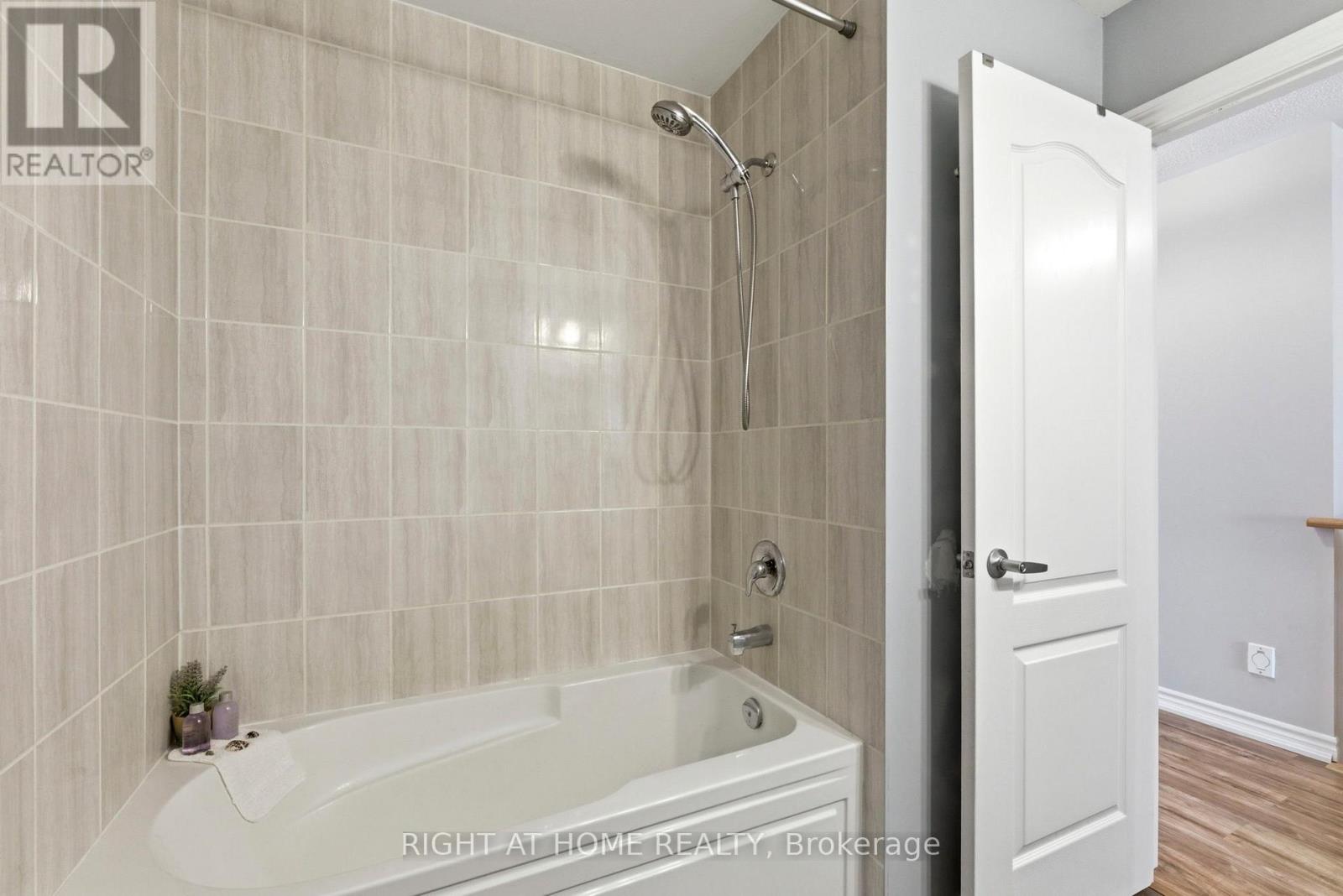 105 Alvin Pegg Drive, East Gwillimbury, Ontario  L9N 0R7 - Photo 26 - N13420916