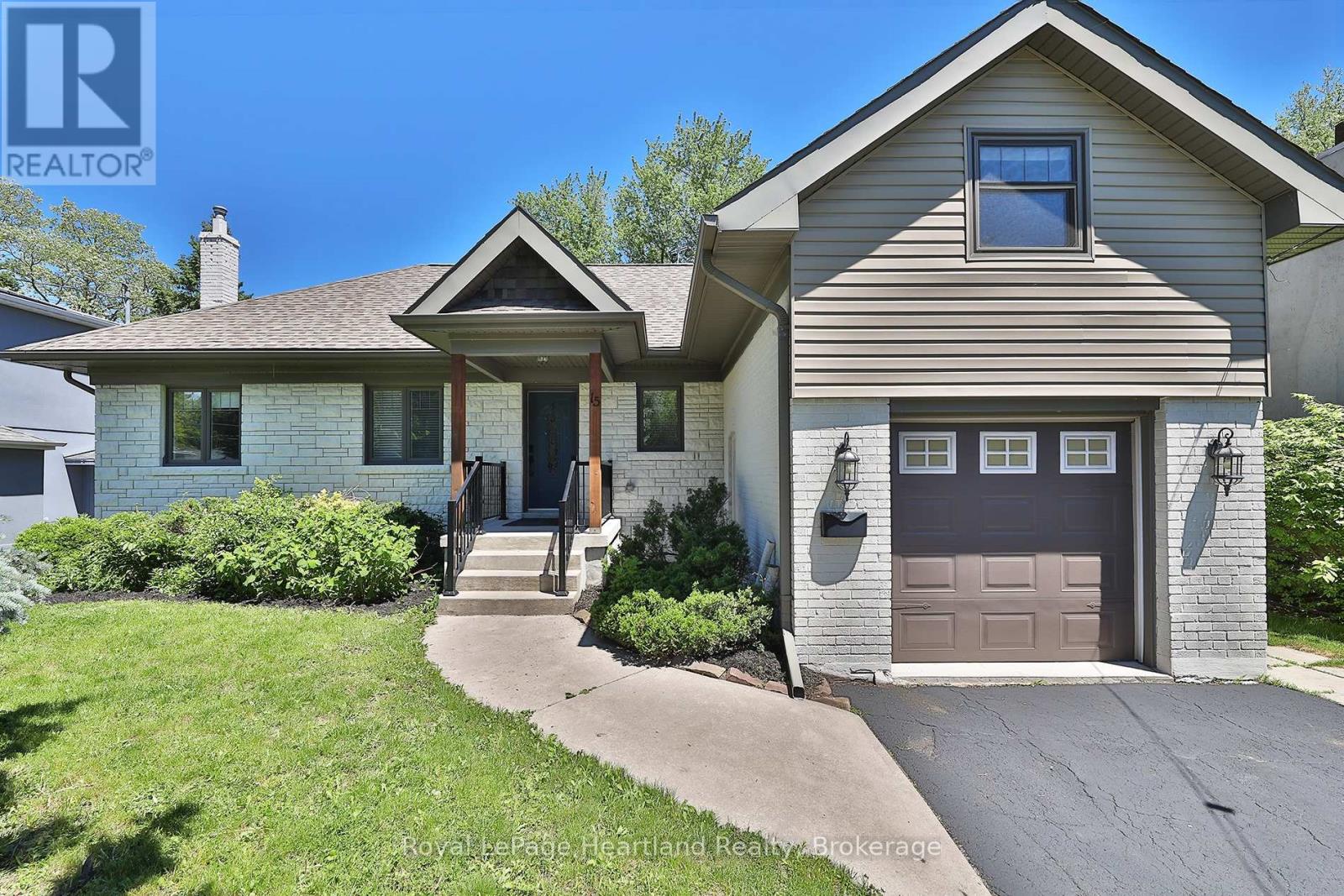 15 SCARBOROUGH HEIGHTS BOULEVARD, Toronto, Ontario