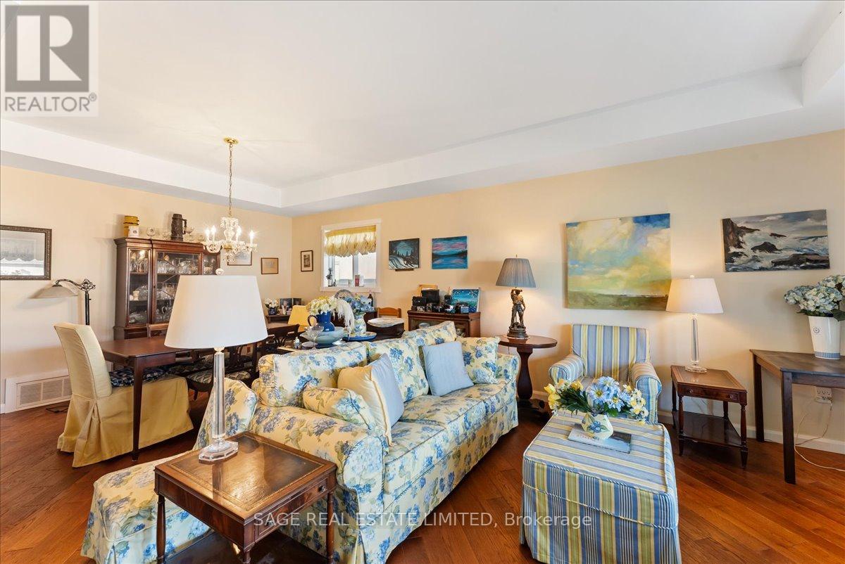 27 Kathrose Drive, Toronto, Ontario  M2J 3P4 - Photo 6 - C13426166