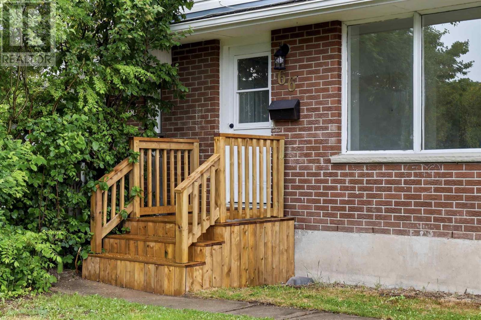 66 Copernicus Dr, Sault Ste. Marie, Ontario  P6A 6H2 - Photo 2 - SM261388