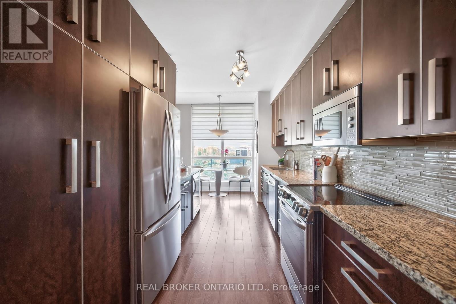 2402 - 1048 Broadview Avenue, Toronto, Ontario  M4K 2S2 - Photo 15 - E13425898
