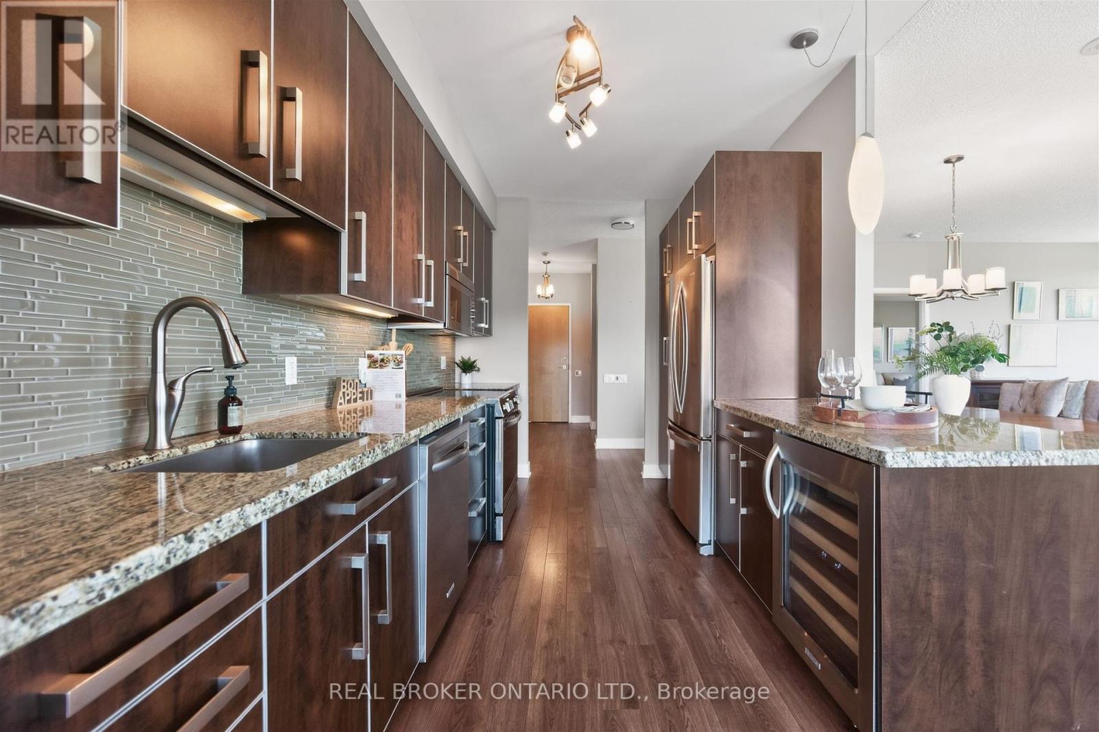 2402 - 1048 Broadview Avenue, Toronto, Ontario  M4K 2S2 - Photo 16 - E13425898