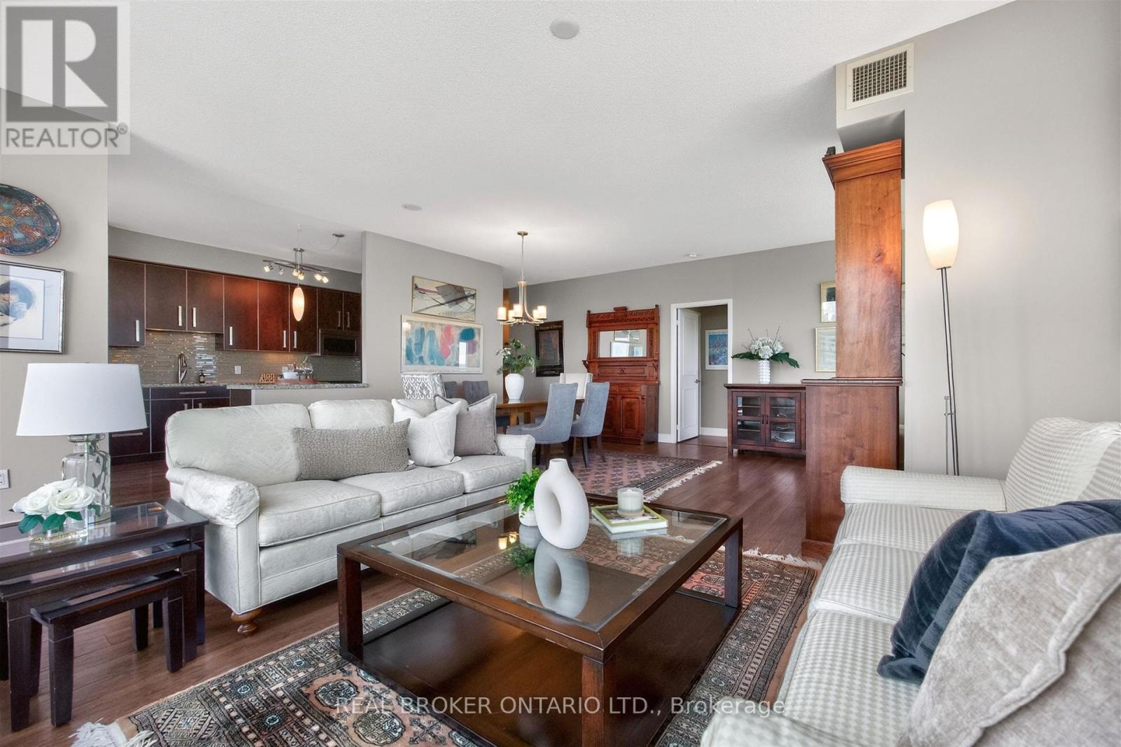2402 - 1048 Broadview Avenue, Toronto, Ontario  M4K 2S2 - Photo 9 - E13425898