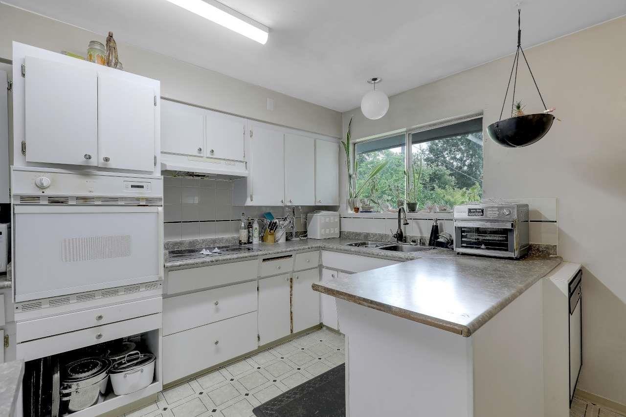 15064 Peacock Place, Surrey, British Columbia  V3R 4W4 - Photo 11 - R3132732