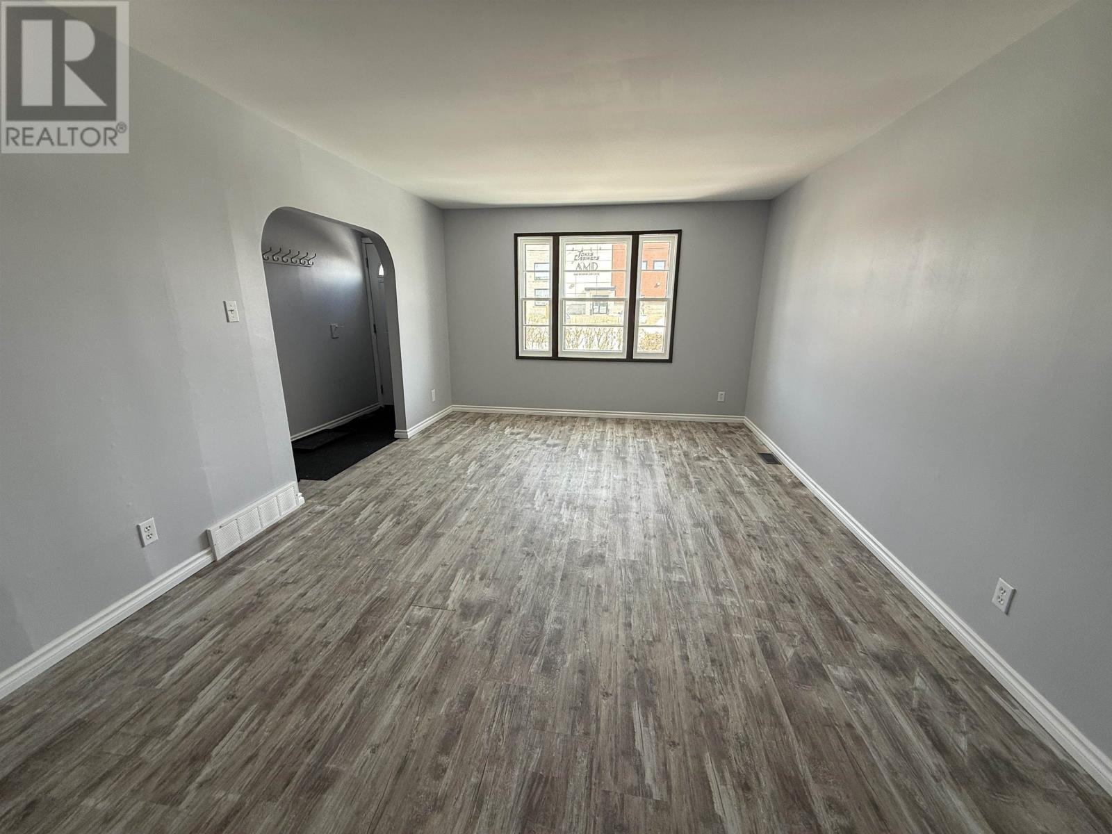 369 Cumberland St, Thunder Bay, Ontario  P7A 4P4 - Photo 4 - TB2601428