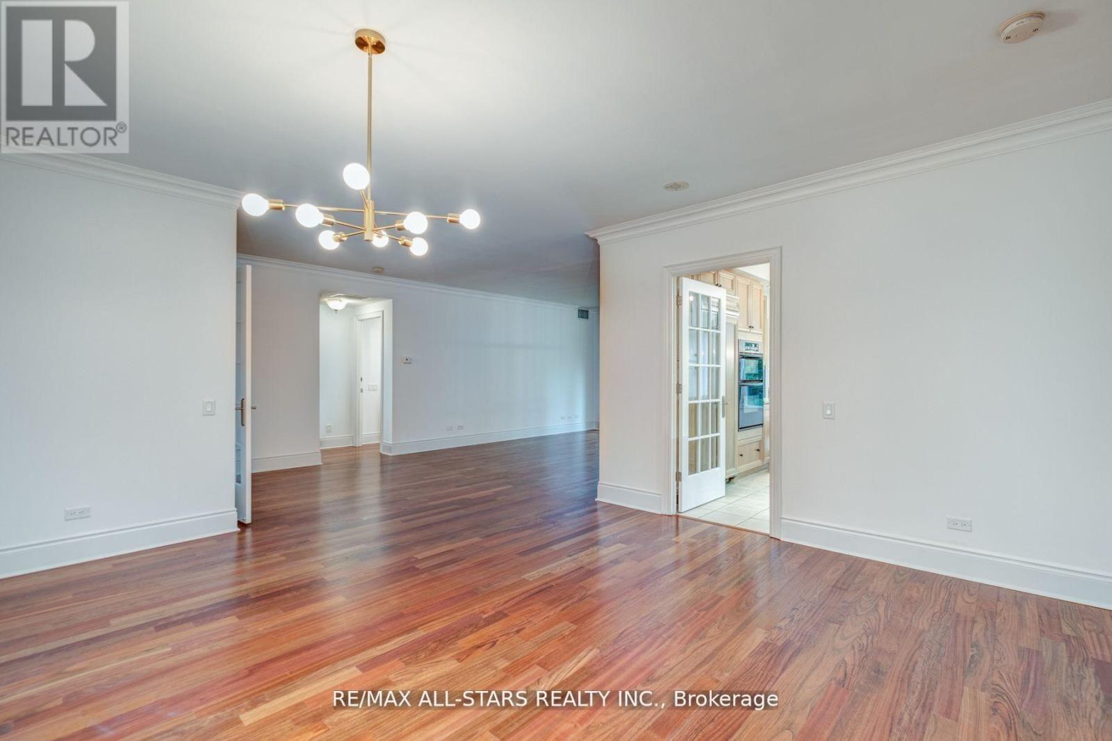 211 - 7071 Bayview Avenue, Markham (Bayview Glen), Ontario  L3T 7Y8 - Photo 10 - N13426246