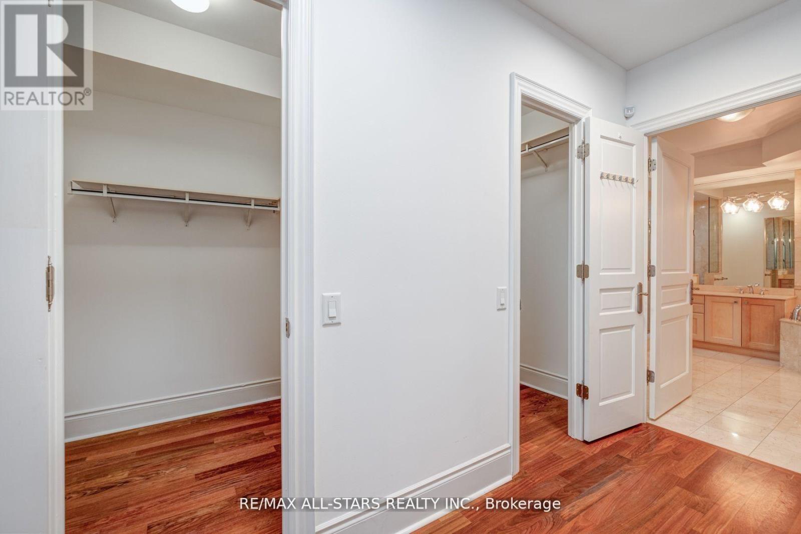 211 - 7071 Bayview Avenue, Markham (Bayview Glen), Ontario  L3T 7Y8 - Photo 12 - N13426246