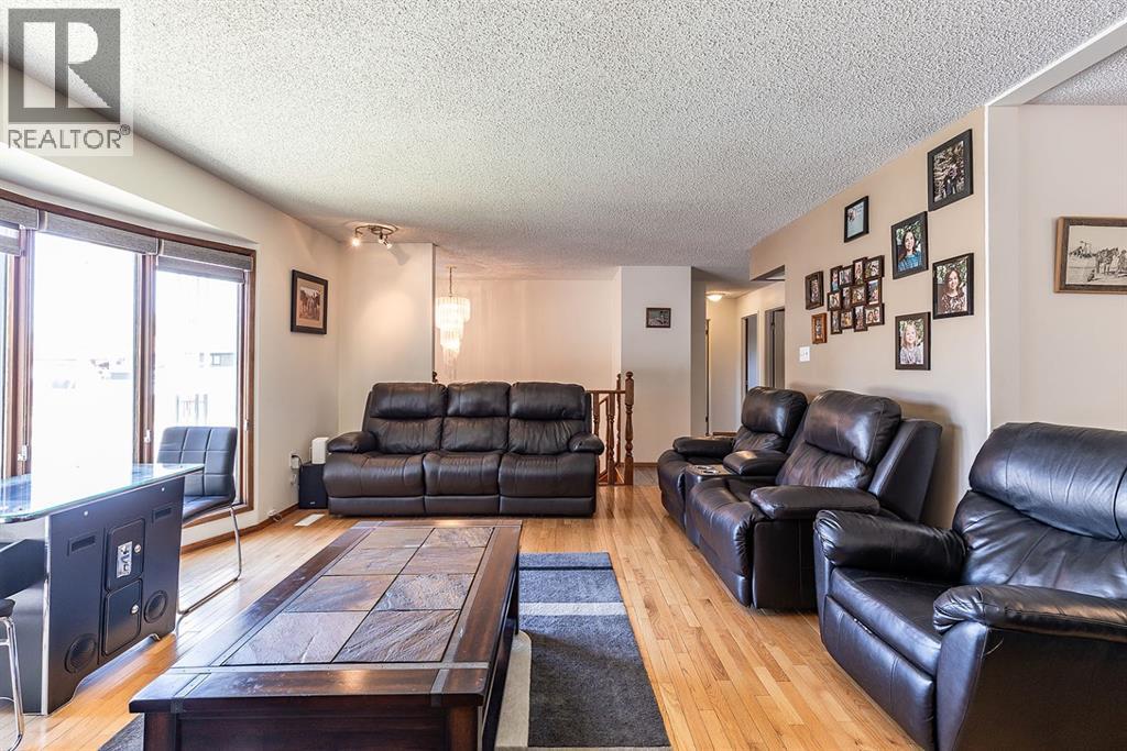 9 Rossmere Avenue Se, Medicine Hat, Alberta  T1B 2P4 - Photo 6 - A2316340