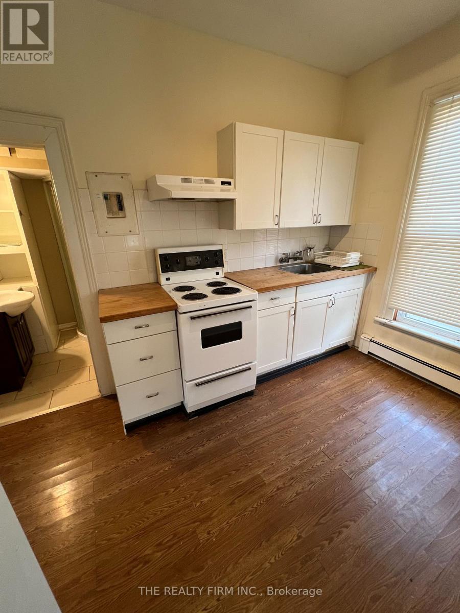 3 - 22 Victor Street, London South, Ontario  N6C 1B7 - Photo 1 - X13426324
