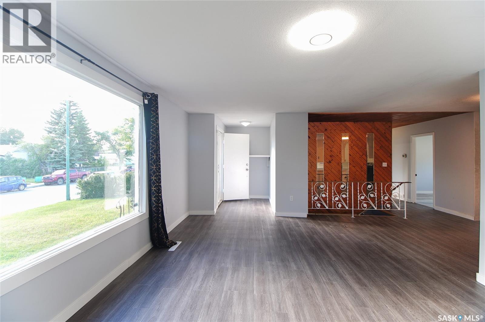425 Montreal Street, Regina, Saskatchewan  S4R 1L4 - Photo 3 - SK038936
