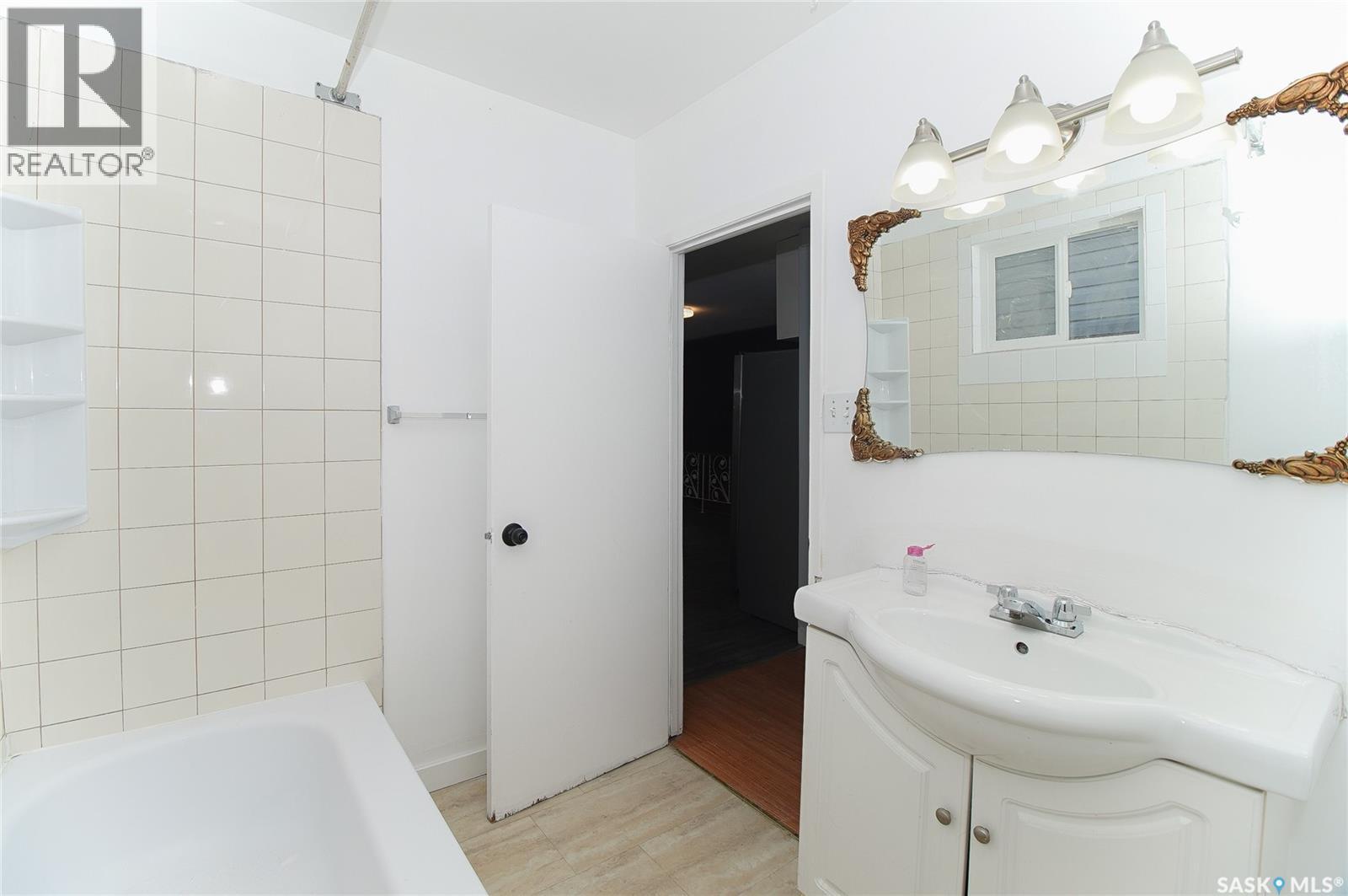 425 Montreal Street, Regina, Saskatchewan  S4R 1L4 - Photo 30 - SK038936