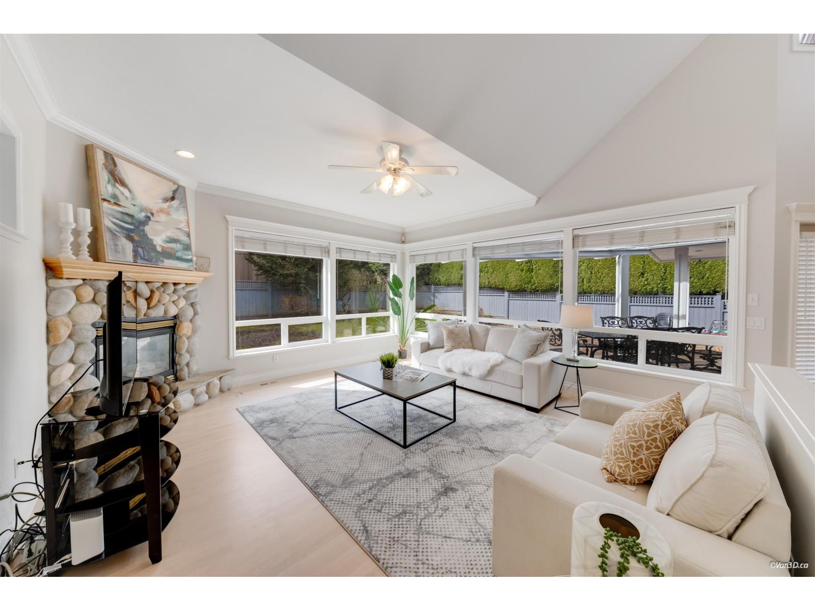 16330 Lincoln Woods Court, Surrey, British Columbia  V3Z 0J8 - Photo 4 - R3134519