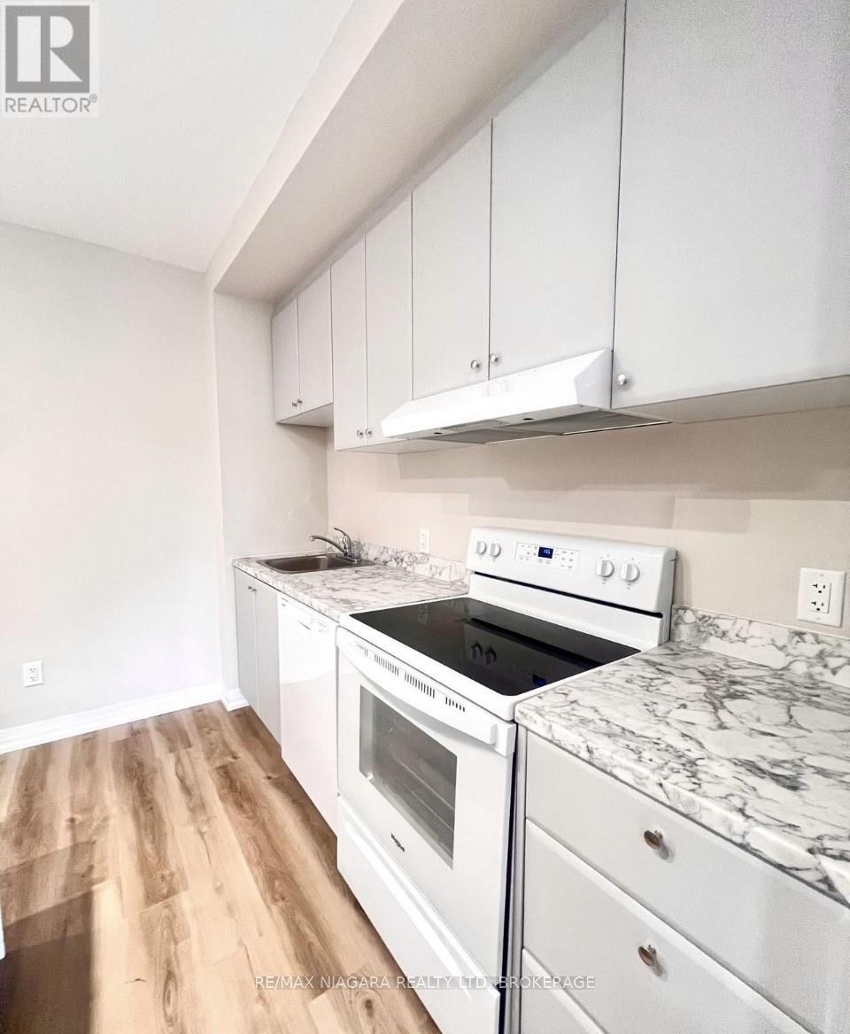 232 - 50 Herrick Avenue, St. Catharines, Ontario  L2P 2S4 - Photo 2 - X13426402