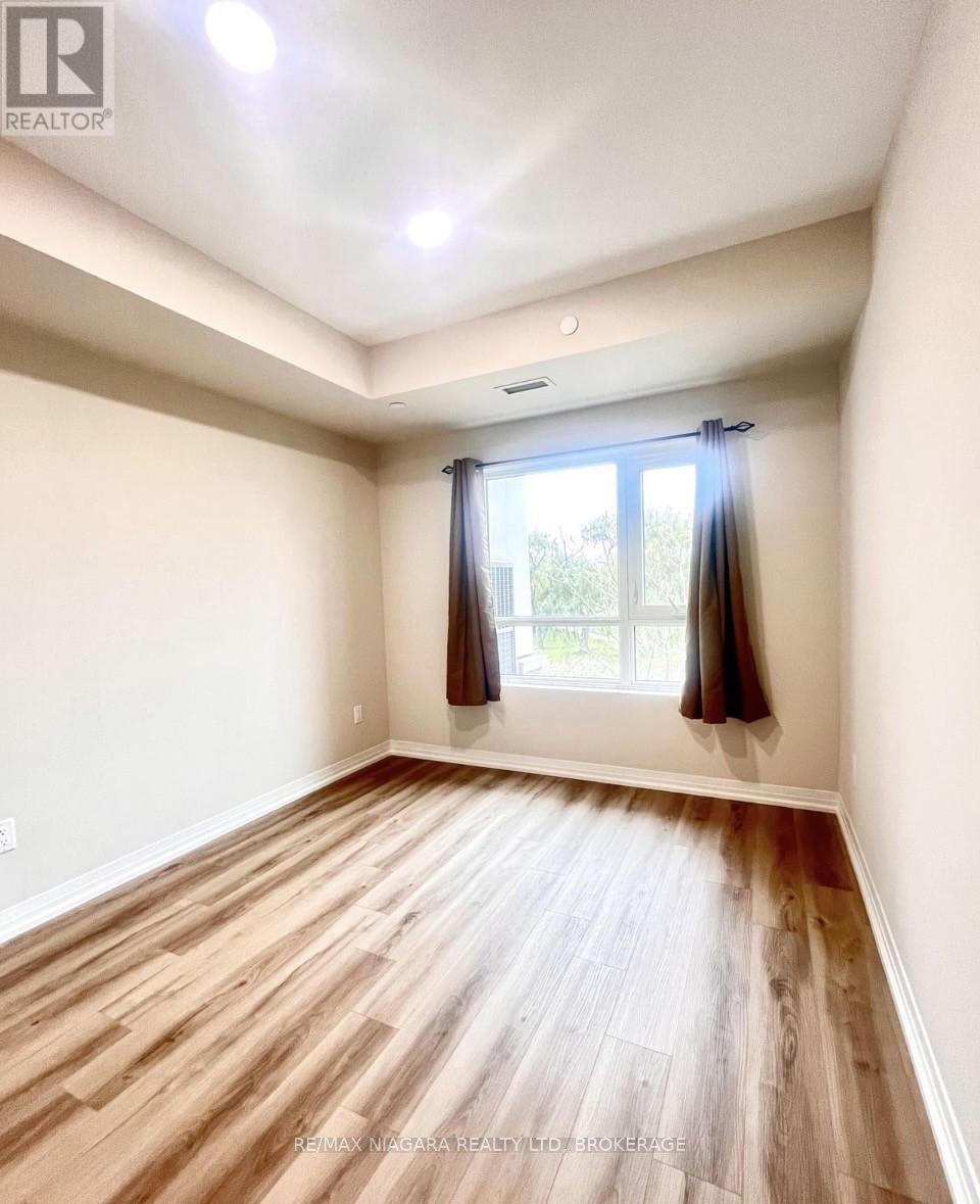 232 - 50 Herrick Avenue, St. Catharines, Ontario  L2P 2S4 - Photo 3 - X13426402