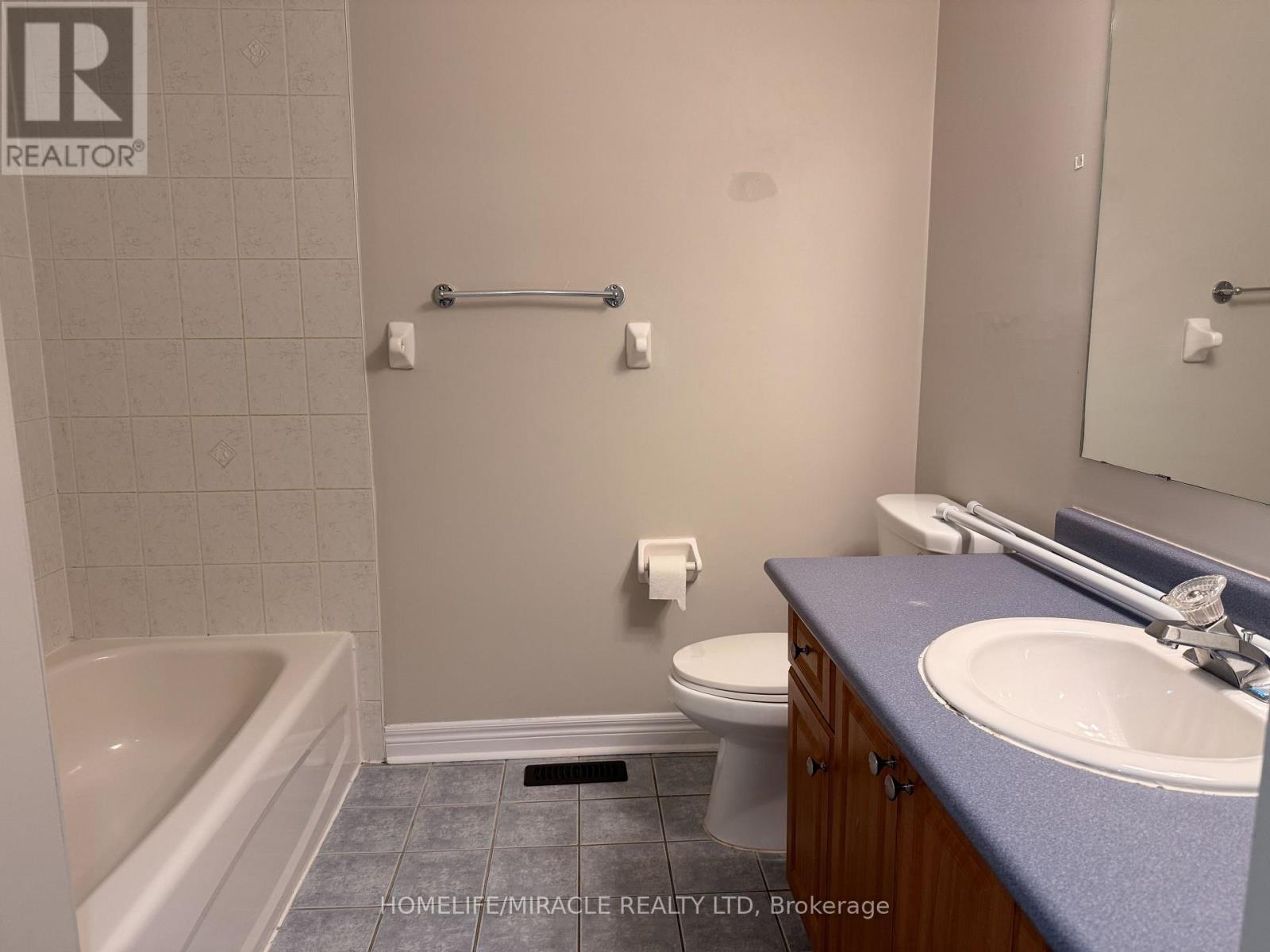 98 Marycroft (Upper) Court, Brampton, Ontario  L7A 2G4 - Photo 15 - W13425888