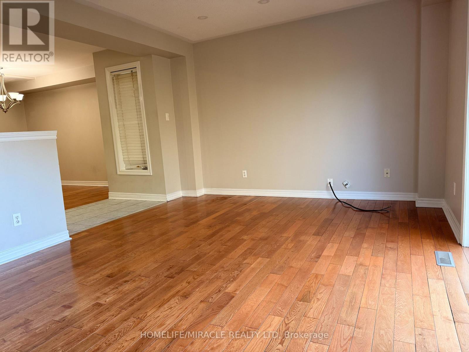 98 Marycroft (Upper) Court, Brampton, Ontario  L7A 2G4 - Photo 9 - W13425888