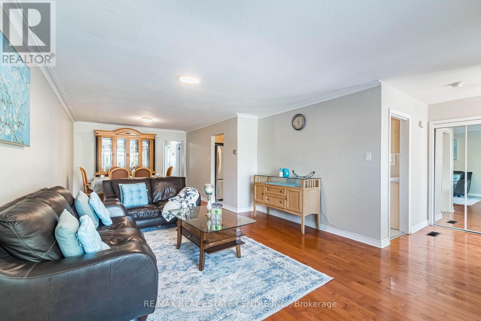 7243 Reindeer Drive, Mississauga, Ontario  L4T 2M6 - Photo 10 - W13425942