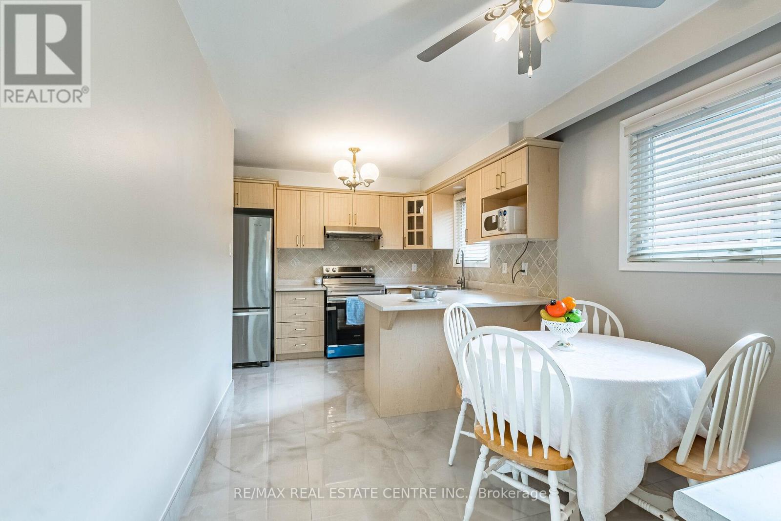 7243 Reindeer Drive, Mississauga, Ontario  L4T 2M6 - Photo 16 - W13425942