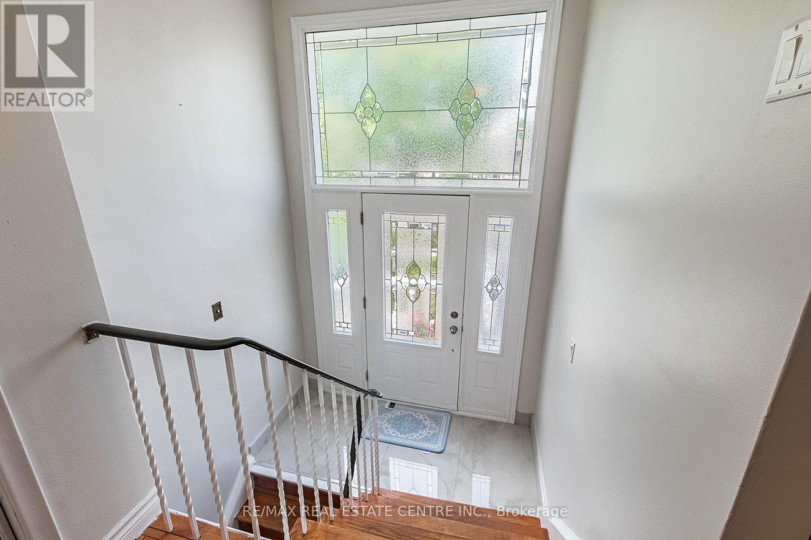 7243 Reindeer Drive, Mississauga, Ontario  L4T 2M6 - Photo 7 - W13425942
