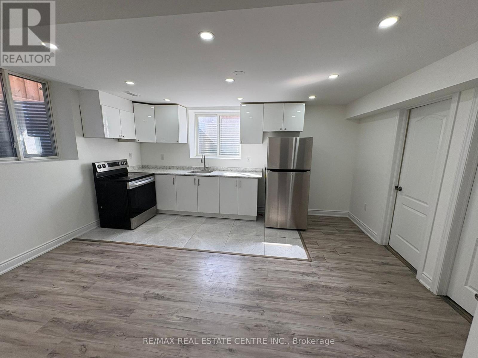 16 BUCKSAW STREET, Brampton, Ontario