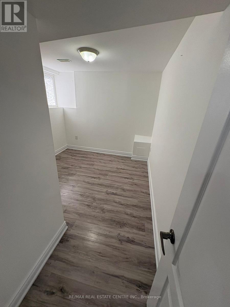 16 Bucksaw Street, Brampton, Ontario  L7A 4R1 - Photo 4 - W13425958