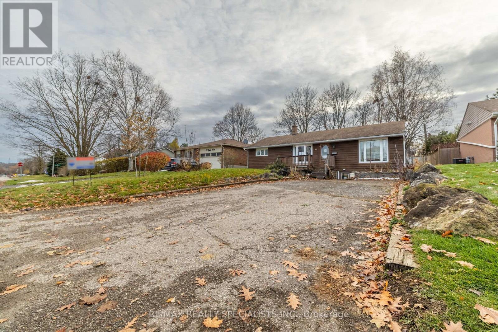 70 Bythia Street, Orangeville, Ontario  L9W 2S5 - Photo 2 - W13426018