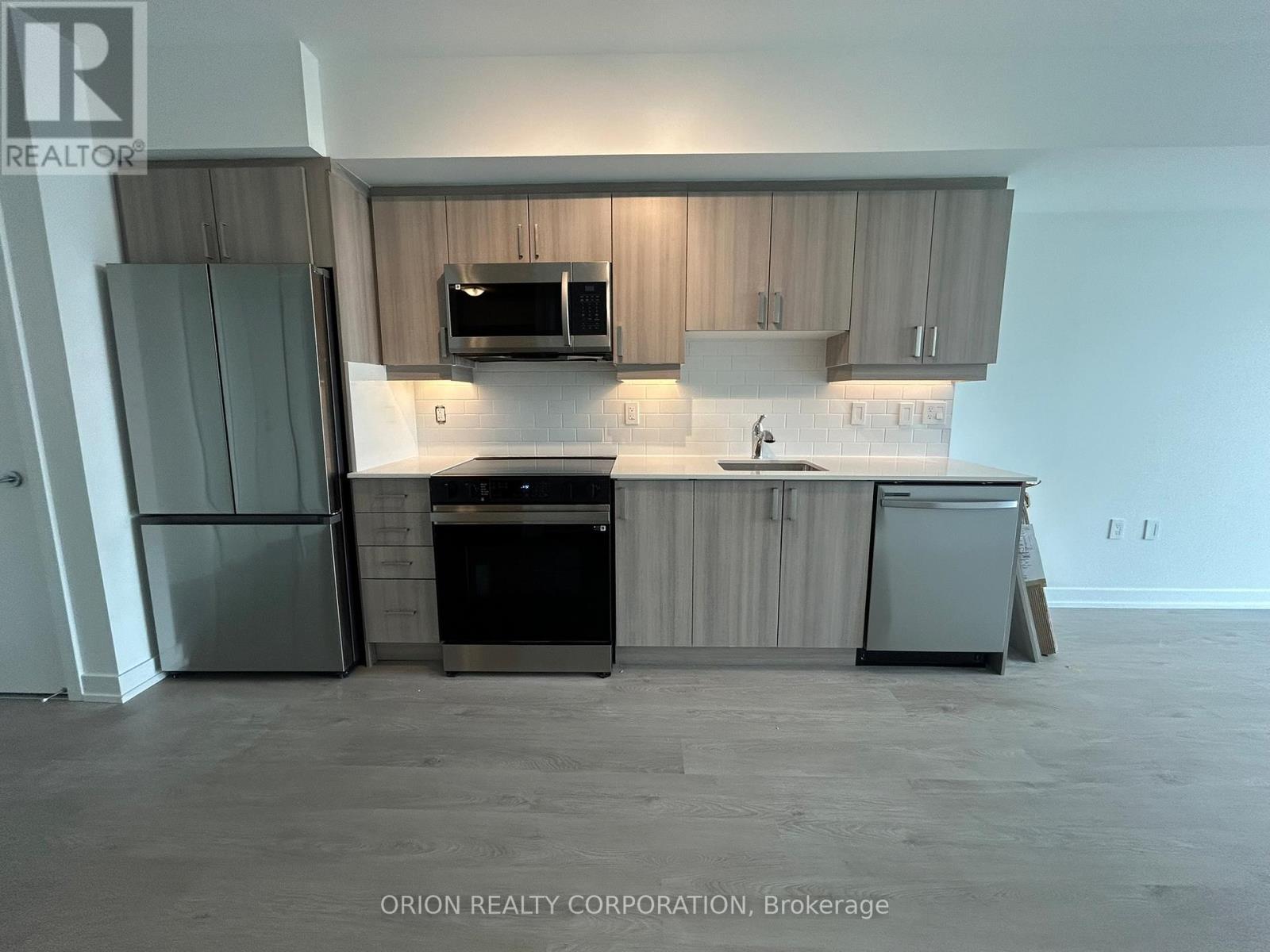 712 - 556 MARLEE AVENUE, Toronto, Ontario