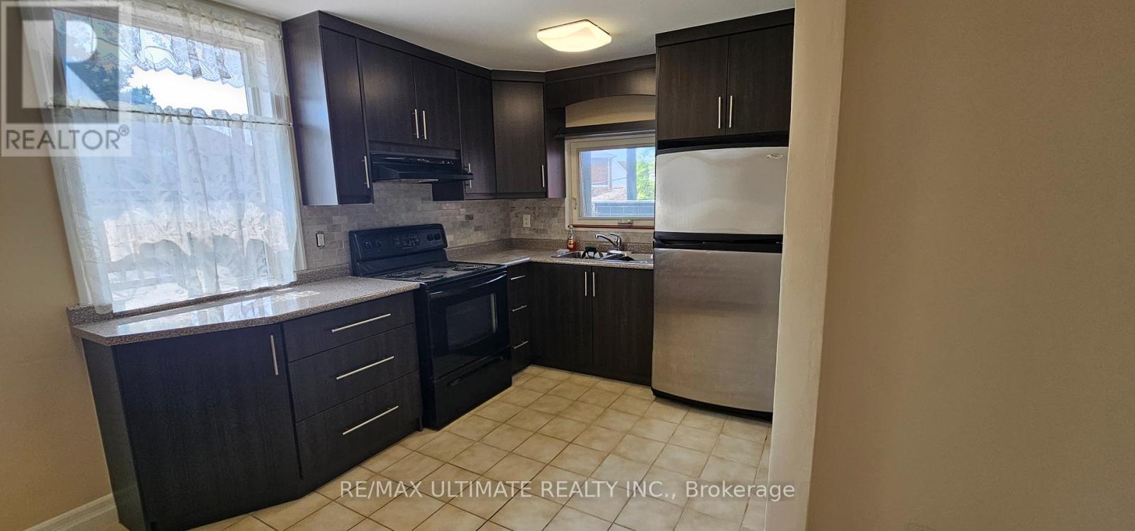 2nd Floor - 3 Kane Avenue, Toronto, Ontario  M6N 3M7 - Photo 2 - W13426134