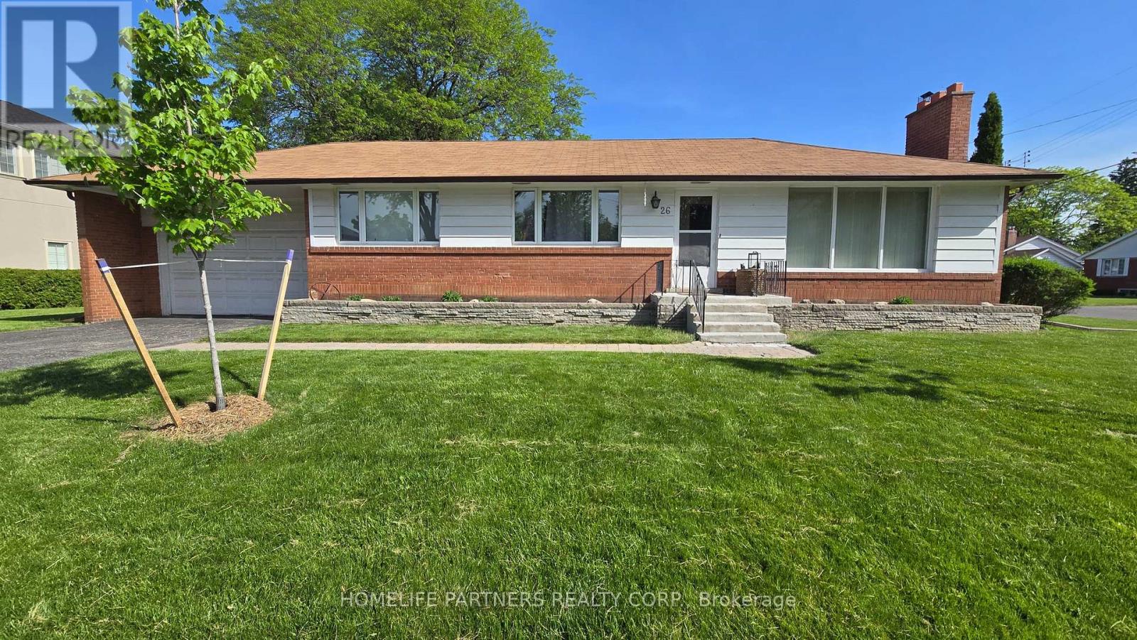 26 LELAND AVENUE, Toronto, Ontario