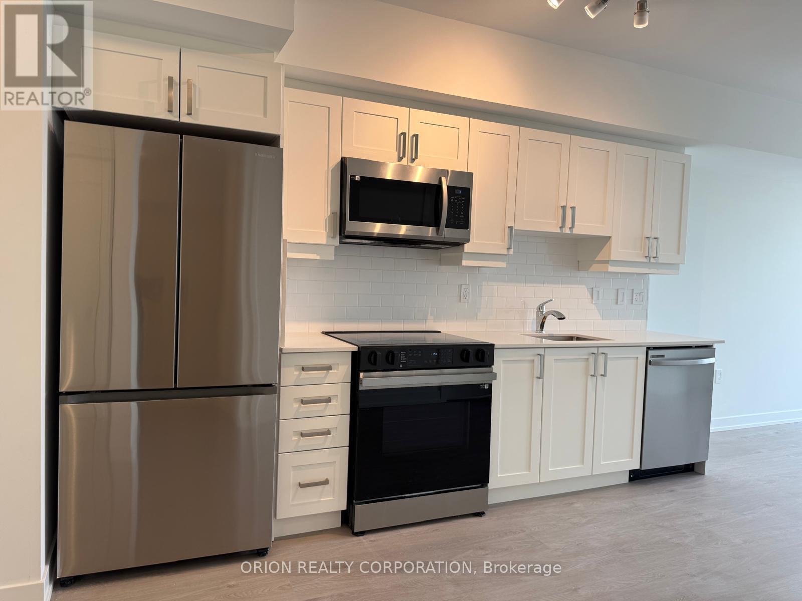612 - 556 MARLEE AVENUE, Toronto, Ontario