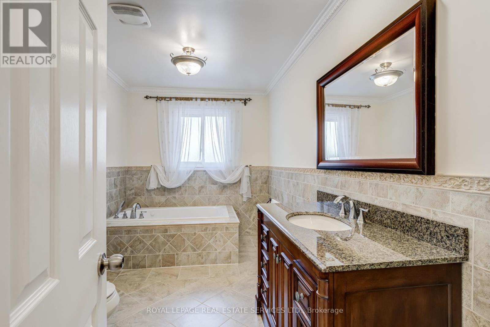 4622 Bismark Crescent, Mississauga, Ontario  L5R 1K2 - Photo 19 - W13426204