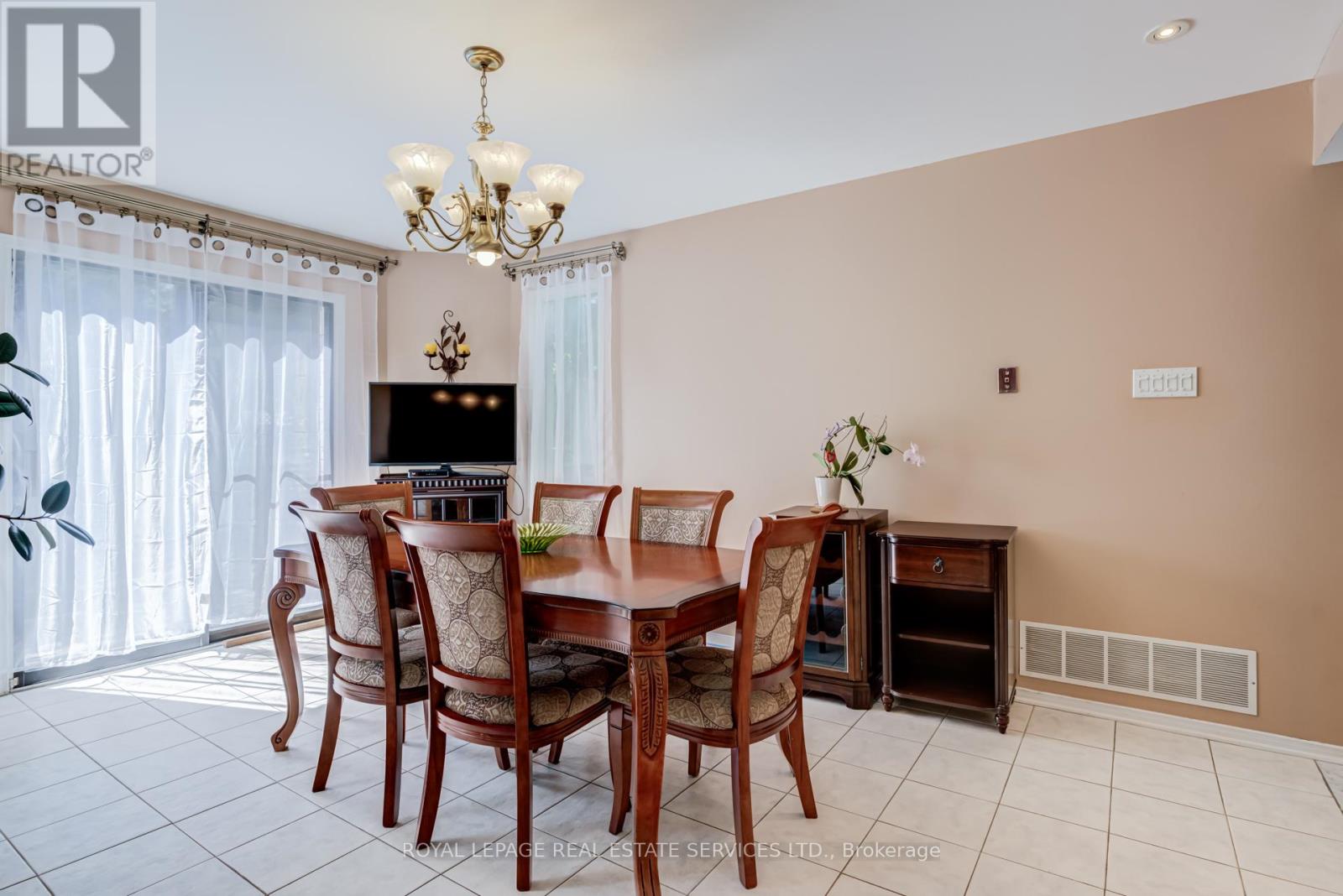 4622 Bismark Crescent, Mississauga, Ontario  L5R 1K2 - Photo 9 - W13426204